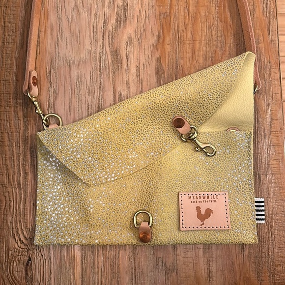 Meanwhile Back on the Farm clutch crossbody envelope purse🐓 Butter Yellow - Picture 1 of 5